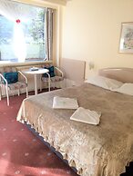 Clarendon Motel and Guesthouse