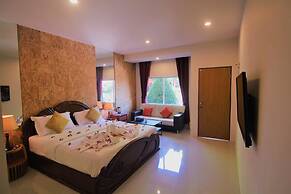 Bangrak Pier Resort