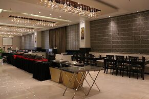 Palmdale Hotel & Resort