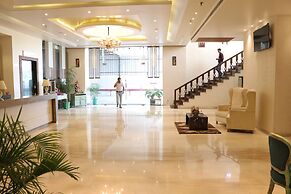Palmdale Hotel & Resort