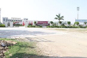 Palmdale Hotel & Resort