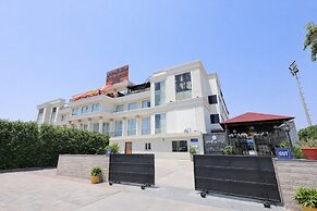 Palmdale Hotel & Resort