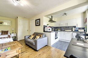 Stunning Studio Apartment Castle View