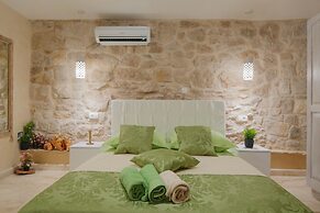 Luxury View Marjan