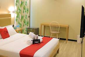 RedDoorz Plus @ AS Fortuna Cebu