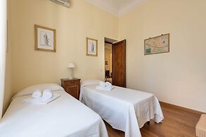 Charming 2bed Apt Overlooking Duomo