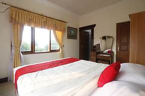 RedDoorz @ Cibogo Puncak Bogor