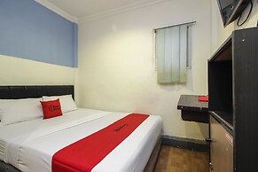RedDoorz near Bethesda Manado