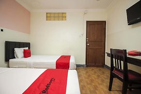 RedDoorz near Bethesda Manado