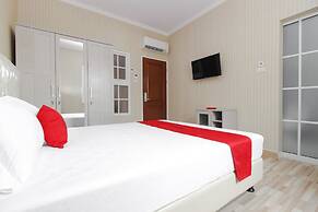 RedDoorz Plus @ Kwitang 2