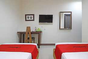 RedDoorz near UNS Solo
