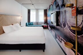 Hotel The Match