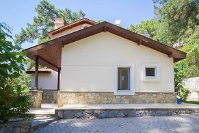Larmos Villa