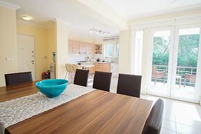 Larmos Villa