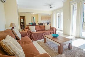 Larmos Villa