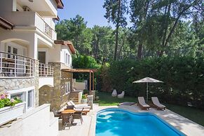 Larmos Villa