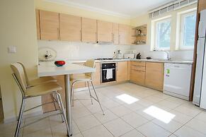 Larmos Villa