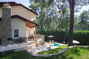 Larmos Villa