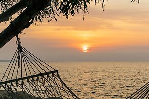 Elya Beach Luxury Suites