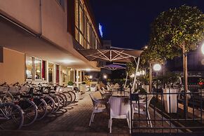 Unique Hotel