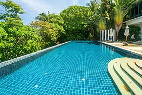 The Palm at Veloche by Lofty