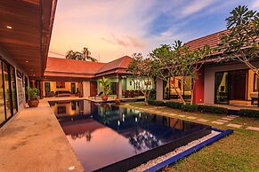 Villa Frangipani by Lofty