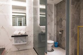 High Cloud International Business Hotel