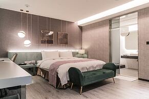 High Cloud International Business Hotel