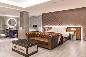 High Cloud International Business Hotel