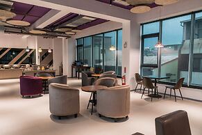 High Cloud International Business Hotel