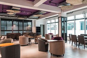High Cloud International Business Hotel