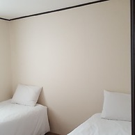 Comma Plus - Hostel