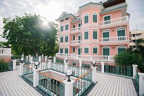 Hiranyakul House Riverside