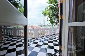 Hiranyakul House Riverside