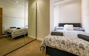 Luxury Reading Apartment
