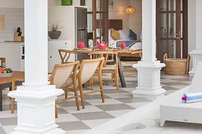Villa CJ