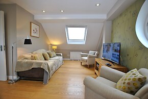 The Courtyard 10