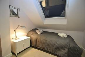 The Courtyard 10