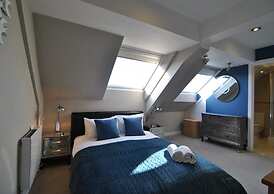 The Courtyard 10