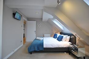 The Courtyard 10