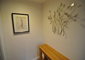 The Courtyard 10