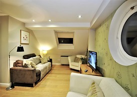 The Courtyard 10