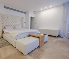 Mango Luxury Villa