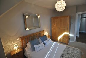 The Courtyard, Windsor, 2 Beds