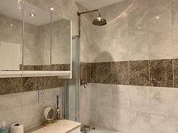 The Courtyard, Windsor, 2 Beds