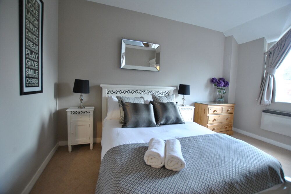 The Courtyard, Windsor, 2 Beds