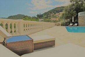 Villa La Terre Des Lauriers B&B