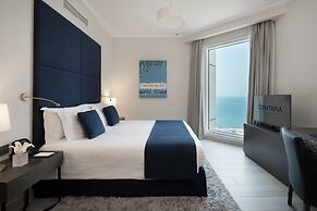 Centara West Bay Hotel & Residences Doha