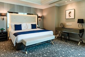 Centara West Bay Hotel & Residences Doha