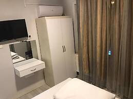 Petek Hotel